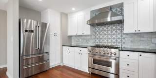 3053 Alki Avenue Southwest Gallery 2