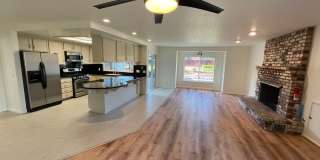 Spacious three bedroom home in desirable Windsor neighborhood! Gallery 15
