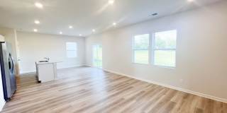 4 Bedroom 2.5 Bathroom Home Gallery 3