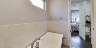 1632 W Ohio Street Gallery 18