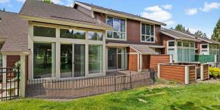 Eagle Crest Townhome Steps to Lakeside Center & Trails Gallery 1