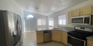 SUMMERLIN HOME WITH A SPARKLING POOL! Gallery 5