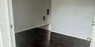 1305 W 6th St #1-4 Gallery 7