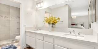 Exclusive Corona Del Mar Condo Gallery 11