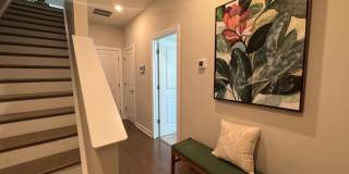 Modern 3-Level Townhome for Rent | Prime SW Charlotte Location Gallery 4