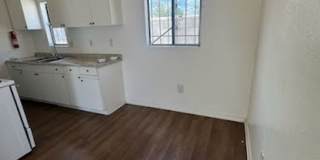 305 Wisconsin Gallery 8