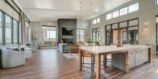 Statesman Gallery 26