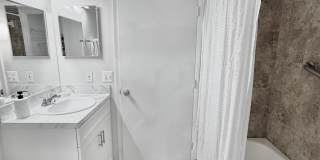 8016 N St Peter Ave Gallery 21