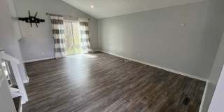 Beautifully remodeled 3 bedroom, 2.5 bath, 2 car garage Gallery 14