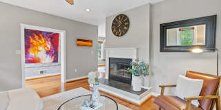 Spacious Kent Home | 6 Bed | 4 Bath | 4,000 Sf | Front Porch + Backyard | Detached 4-Car Garage Gallery 12