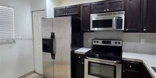 911 NE 209th Ter Gallery 1