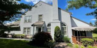 214 HAWTHORNE CT N Gallery 1
