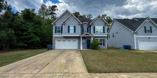Spacious 4 Bed 2.5 Bath Fayetteville Home Gallery 1