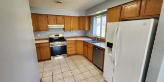 Lynnwood/Martha Lake 3 bedroom Rambler on private drive Gallery 5