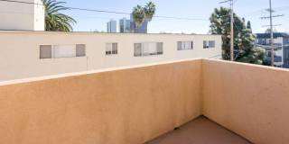 Spacious 3BR Condo with Luxury Finishes in Brentwood! Gallery 7