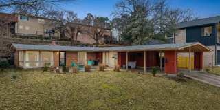 Furnished 3 Bedroom Lakewood Home with Lake View Gallery 1