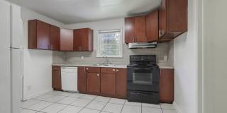 4 bed 2 bath house, Walk to Stadium!! Available July 2026 Gallery 19