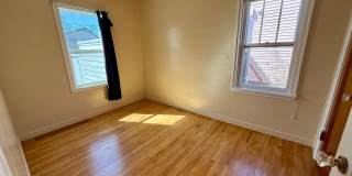 3 Bedroom / 2 Bath Home - Bespoke Elegance in the University District! Gallery 4