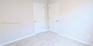 285 Raspberry Road Gallery 10