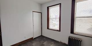 *Spacious 2BD/1BA Single-Family Home Available in Oakland* Gallery 22
