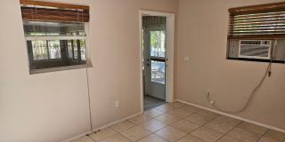 Annual Unfurnished Home with whole House Generator! 3 Bedroom, 2 Bath Home with Bonus Room off of 3rd Bedroom – with a Location to the South Venice Beach Ferry and Boat ramp neighborhood providing an optional Membership! Gallery 25