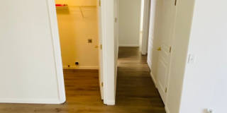 Gorgeous Remodeled Spacious 4 bedroom Gallery 16