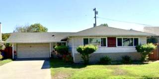 523 Hickory PL Gallery 1