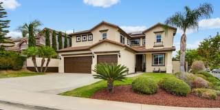 Beautifully Upgraded 6-Bedroom Oceanside Home ~ 10 minutes to the Beach Gallery 1
