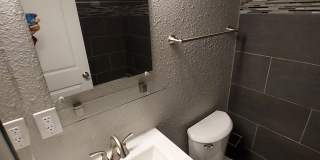 Charming 2bedroom, 2bath home, Like New near Land Park Area and City College. Gallery 10
