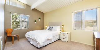 Cozy 2 bed/1 Bath house-UNFURNISHED ** Gallery 17