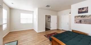 Downtown 3 Bedroom Townhome with 2 Car Garage Gallery 7