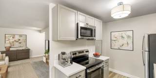 Beautifully Renovated 1 & 2 Bedroom Apartments in Lynnwood! Gallery 8