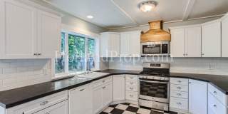 Charming Hillsboro Retreat: Cozy Single-Level Home with Greenhouse & Kids' Clubhouse! Gallery 14
