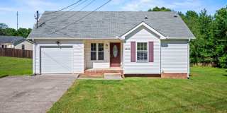 Charming 3 Bedroom Ranch with Large Fenced Yard & Bright Open Living Spaces! Gallery 1