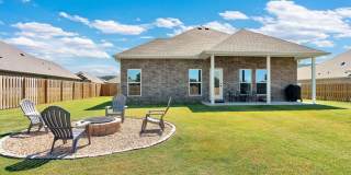 Newly built 3 Bed 2 bath home with Large backyard Gallery 28