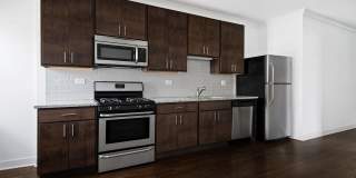 5425 N Clark St Gallery 3