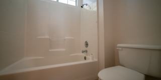 Big Pool Home/Huge Lot/3 car garage/Pets Welcome Gallery 16