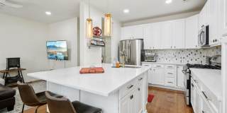 273 ROSLYN CT Gallery 14