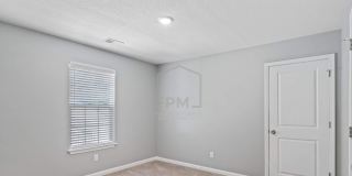 1470 Lyndale Avenue Gallery 17
