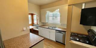 Spacious 8 Bedroom across from UNC - PRE-LEASING FOR MAY Gallery 7