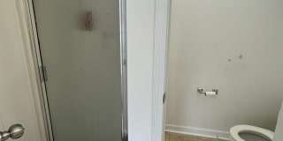 4 Bedroom Downtown Beauty! Gallery 14