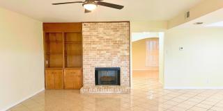Beautifully Renovated 3 Bedroom Home in Royal Ridge Gallery 9