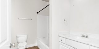 3 Bedroom Downsatirs Condo Near LSU Gallery 10