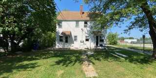 136 North Everett Avenue Gallery 24