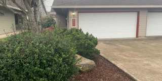 Duplex at 677 Benjamin Ave Gallery 1