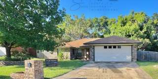 Spacious 3-Bedroom Home in Harker Heights with Fireplace & Privacy-Fenced Backyard! Spacious 3-Bedroom Home in Harker Heights with Fireplace & Privacy-Fenced Backyard! Gallery 1