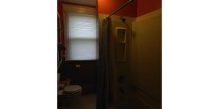 2-Story House, 4Bed/2Bath with Lots of Room, Washer/Dryer. Pet Friendly & Large Yard Gallery 7