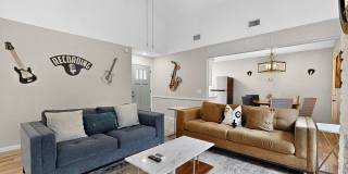 Updated 3 bedroom duplex near Greenbelt! Gallery 10