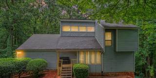 3BR/3BA Home with Bonus + Finished Basement Off Rockbridge Rd! Gallery 1