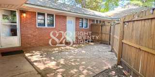 **COMING SOON FOR JUNE 2026 MOVE IN!** 3 BED/2 BATH DUPLEX - CLOSE TO CAMPUS! Gallery 5
